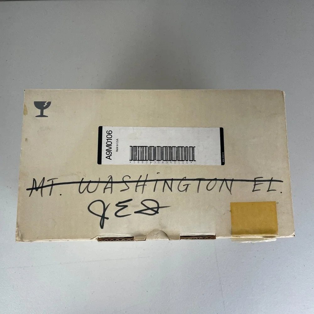 Apple 3.5 Drive A9M0106 floppy disk disc box only 1983